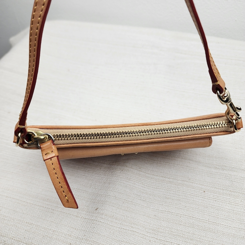 Dooney & Bourke Tan Natural Leather Wristlet Pouch Clutch - Picture 10 of 17